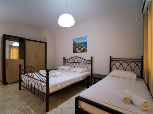 Vironas Hotel Himarë Eksteriør billede