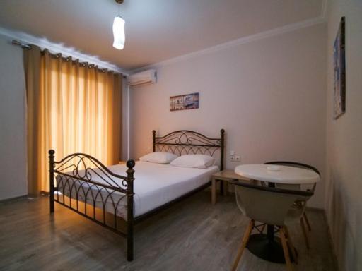 Vironas Hotel Himarë Eksteriør billede