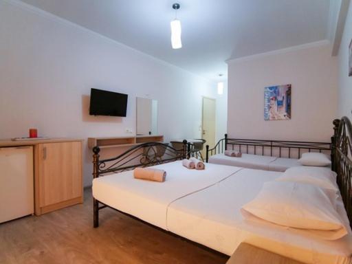 Vironas Hotel Himarë Eksteriør billede
